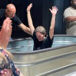 LifechurchX Ps. Guy baptizing Waterloo-Columbia IL